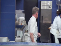 Hells Kitchen US S22E11 480p x264-mSD EZTV