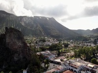Exploration Volcano S01E07 480p x264-mSD EZTV Exploration Volcano S01E07 480p x264-mSD EZTV